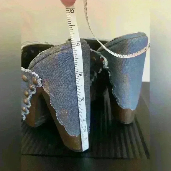 Stuart Weitzman distressed denim platforms size 5 - Picture 8 of 12